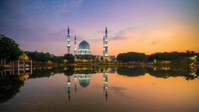 D'Kayangan Shah Alam Spacious Fully Air-Con 12 PAX